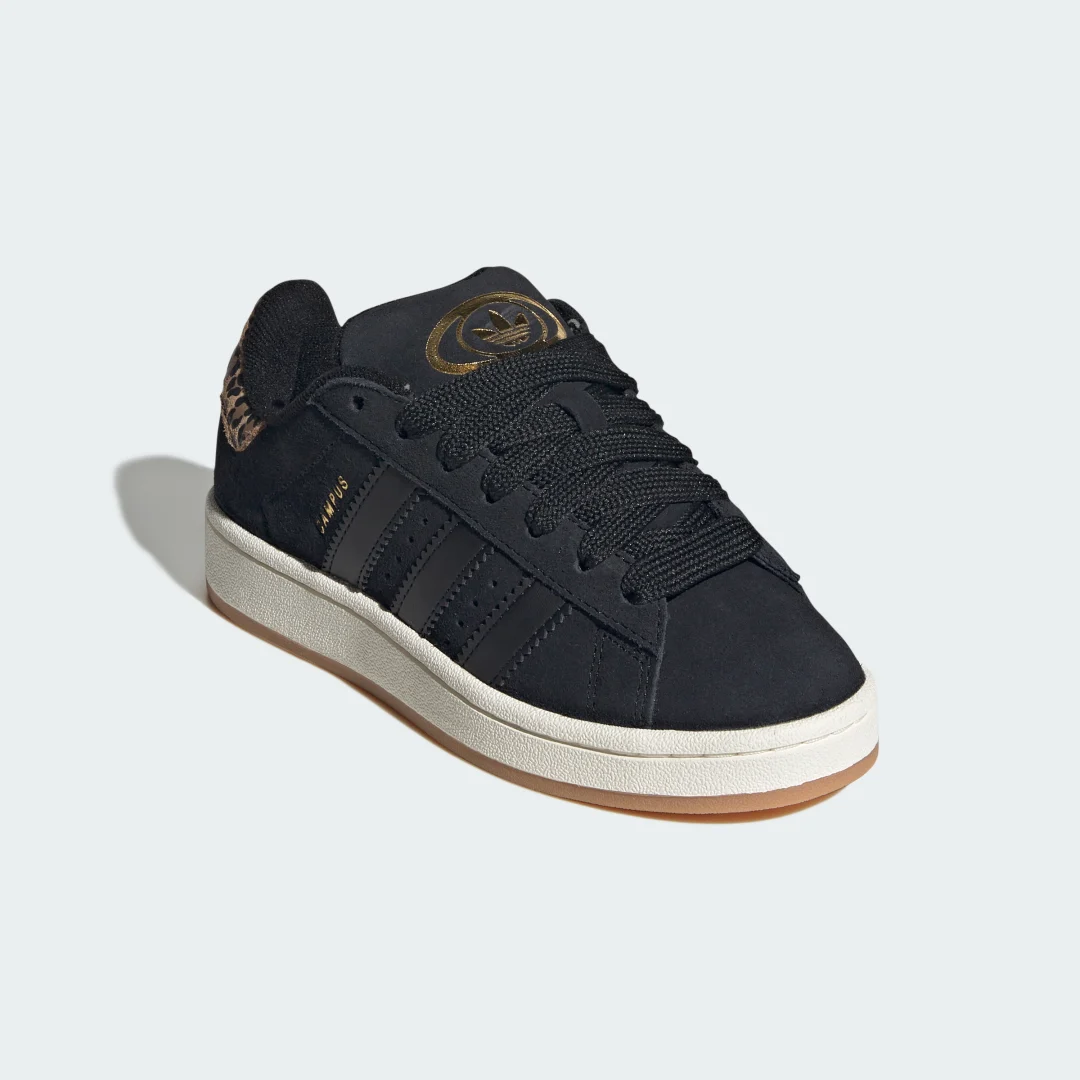 Detalle de Zapatilla Campus 00s de Adidas — estilo clásico y versátil en color Negro