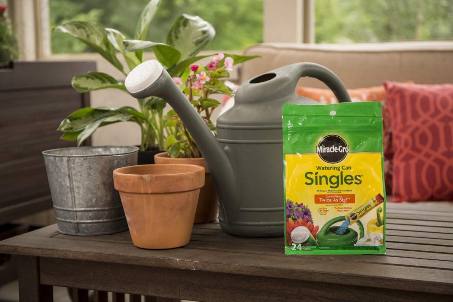 Detalle de Miracle-Gro 101430 Watering Can Singles Plant Food, 24 Water-Soluble Packets