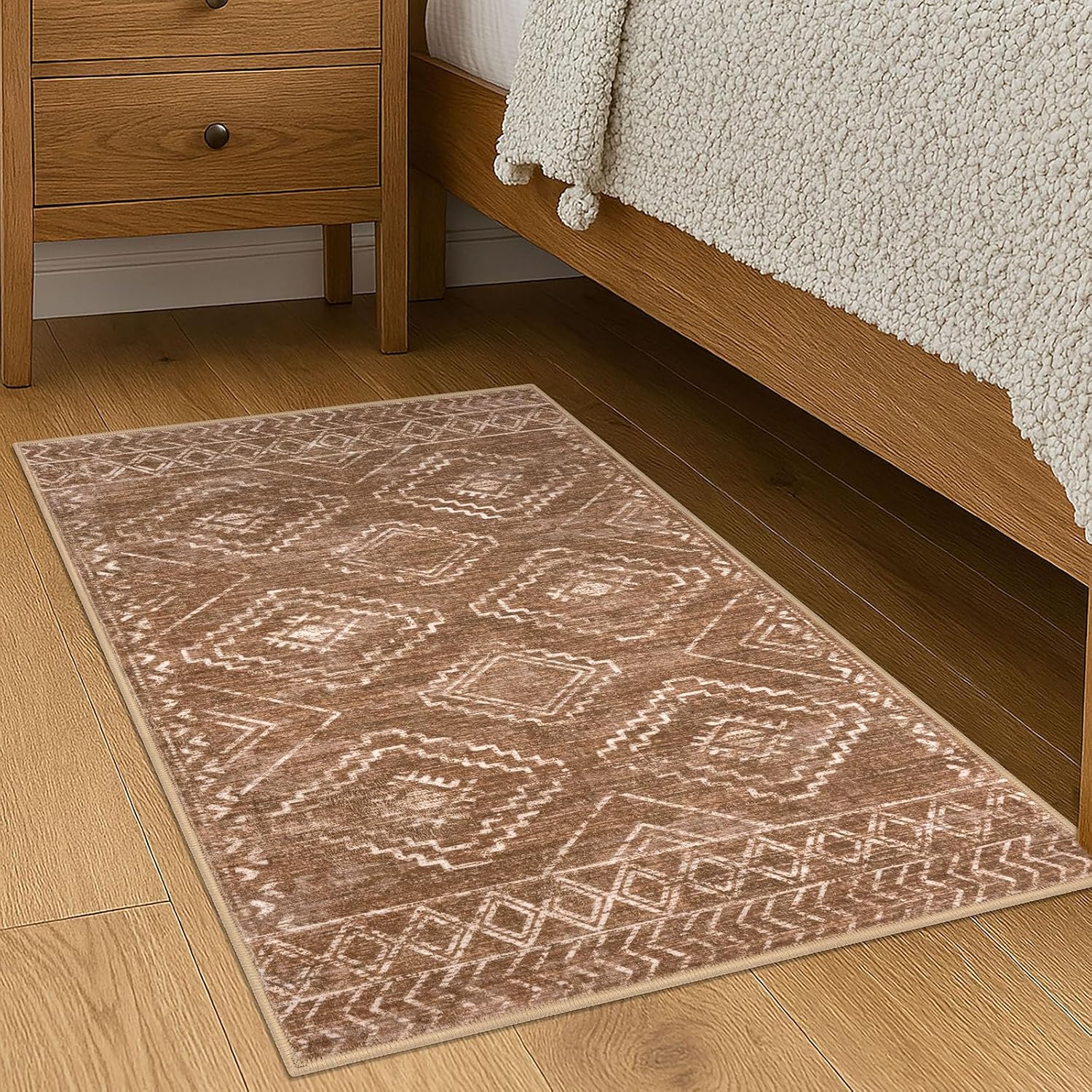 Detalle 2 de KILOCOCO Rug 2' x 3' Washable Indoor Doormat, Mocha Brown Geometric