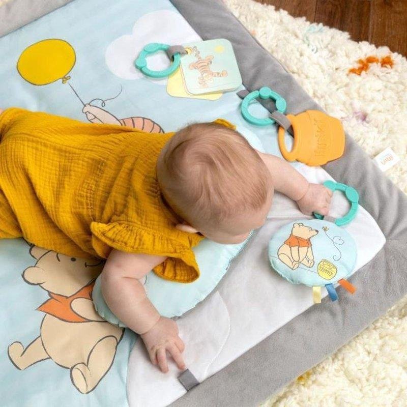Detalle de Alfombra de actividades Disney Baby Winnie The Pooh plegable para 0-18 meses