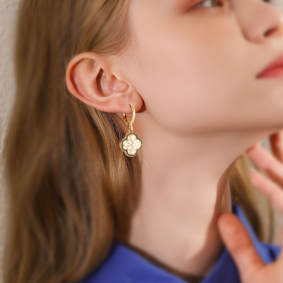 Detalle 1 de Emibele Orecchini Donna a Forma di Ape 3×1,4 cm