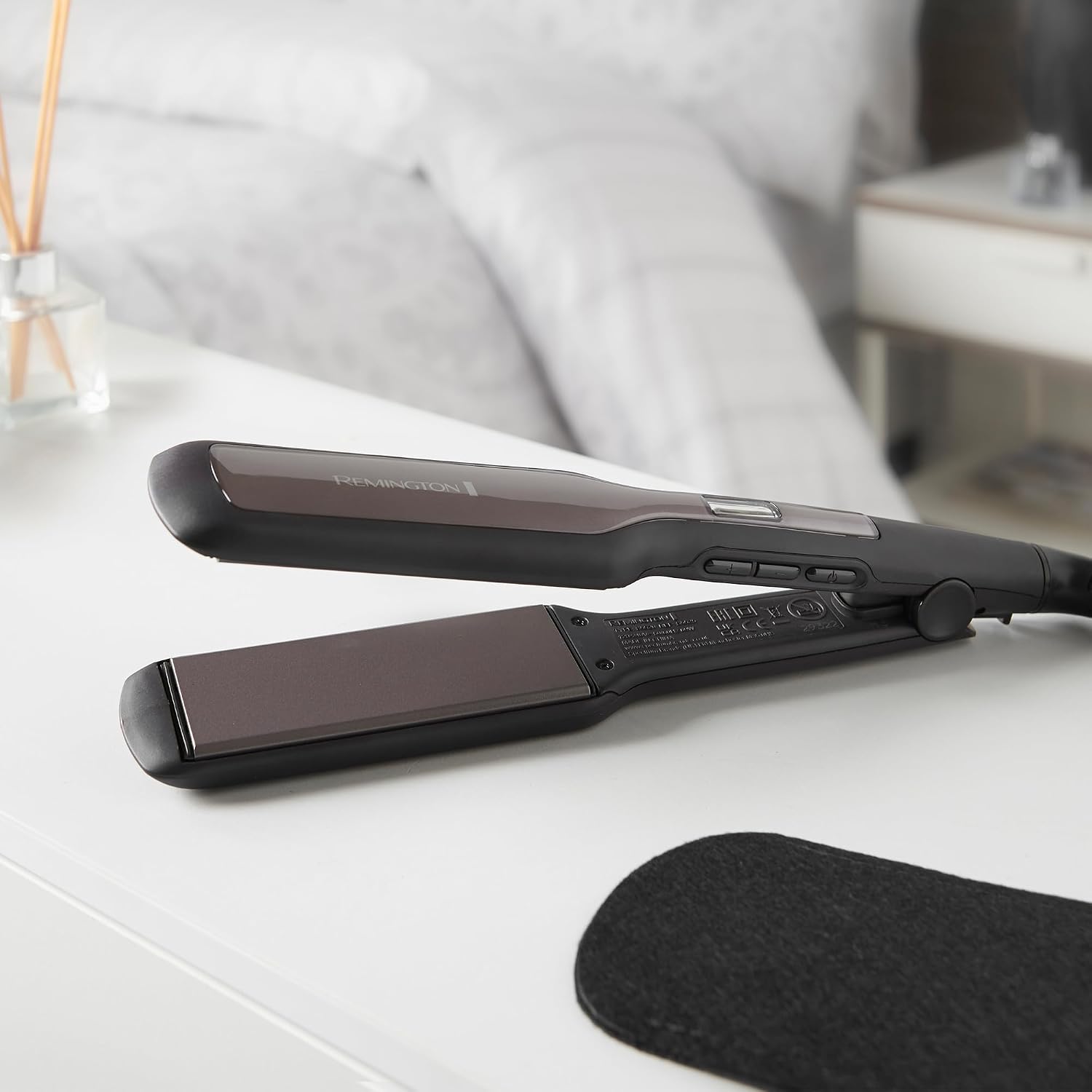Detalle 2 de Remington Piastra per Capelli Pro-Ceramic Extra Larga S5525 (45 mm) per Capelli Spessi, Crespi e Lunghi
