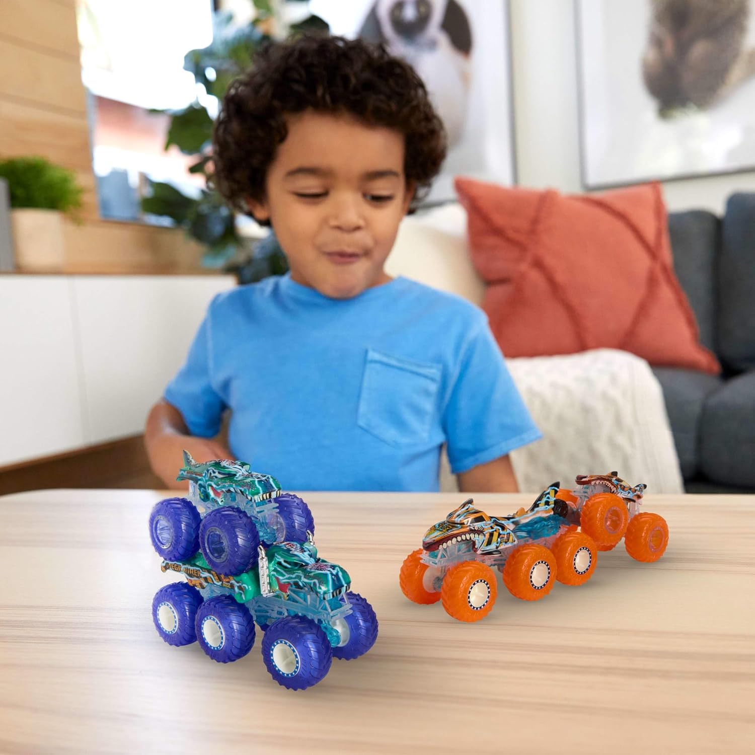Detalle 2 de Hot Wheels Monster Trucks 1/64 🚚