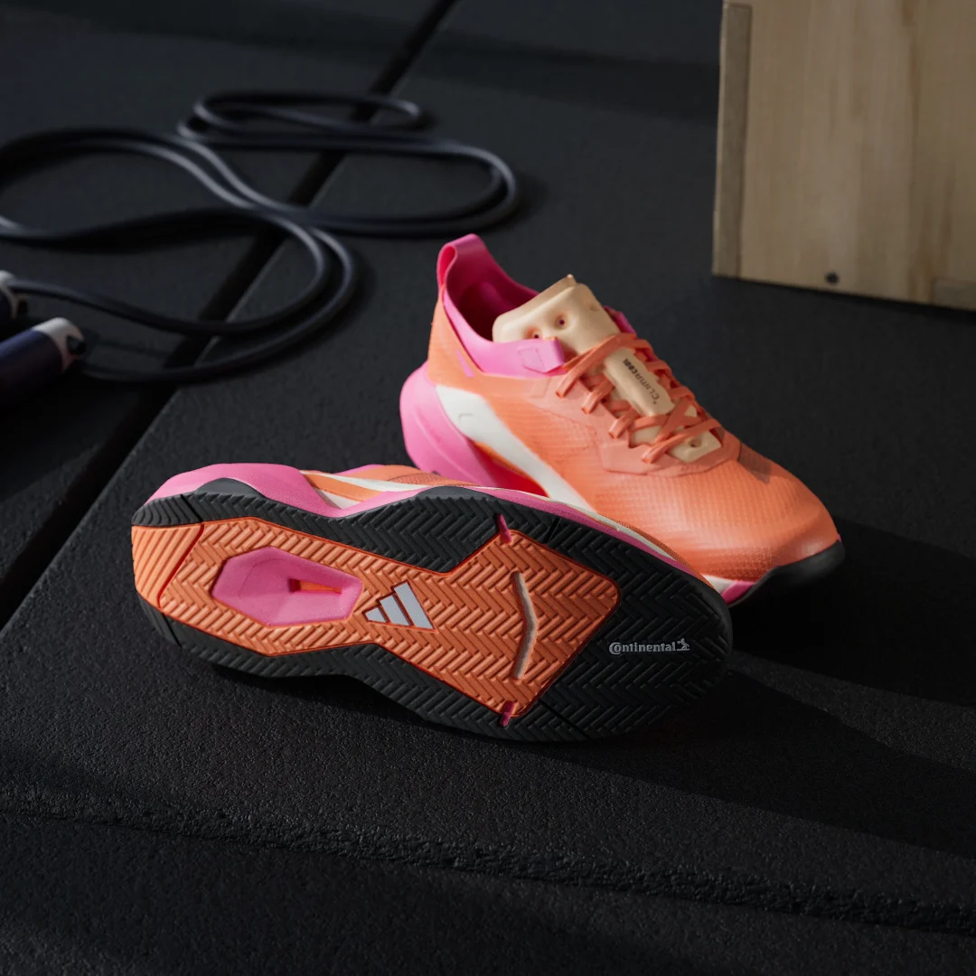 Detalle de Zapatilla de training Rapidmove Pro de Adidas – naranja