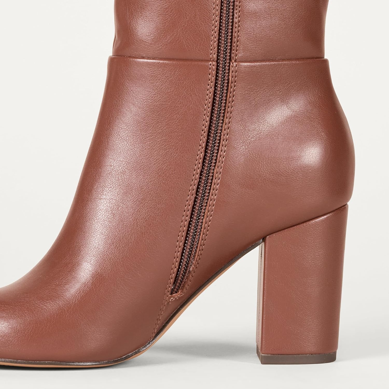 Thumbnail 5 de Amazon Essentials Damenstiefel mit hohem Absatz – komfortable Stiefelette mit Blockabsatz