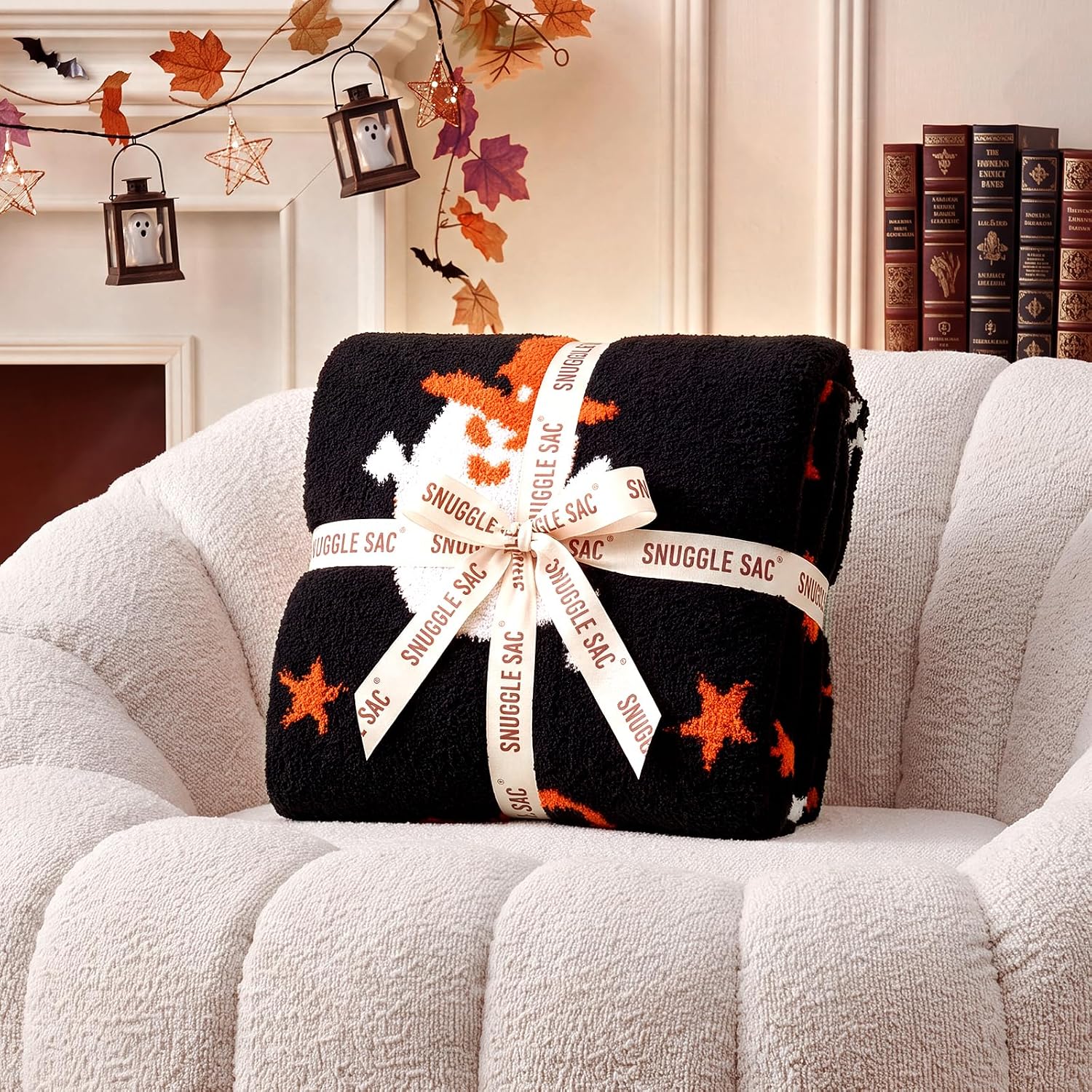 Detalle 2 de Snuggle Sac Halloween Throw Blanket, 50 x 60-Inch Microfiber Ghost Design