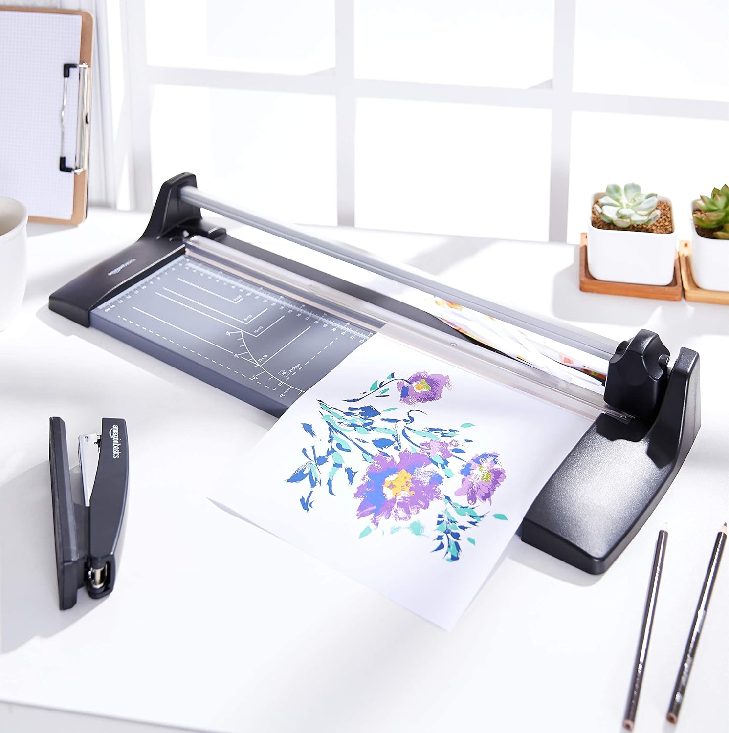 Detalle de Amazon Basics Rotary Paper Trimmer Cutter – A3