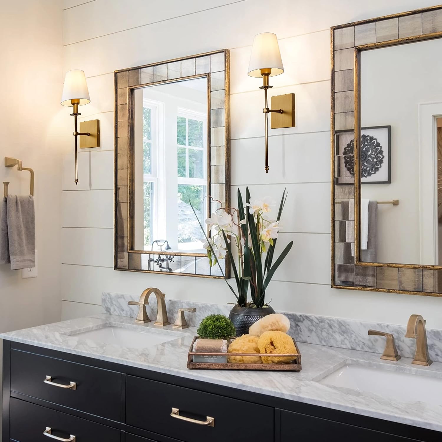Detalle de TERLEENART Modern Antique Brass Wall Sconces, Set of 2 with White Fabric Shades