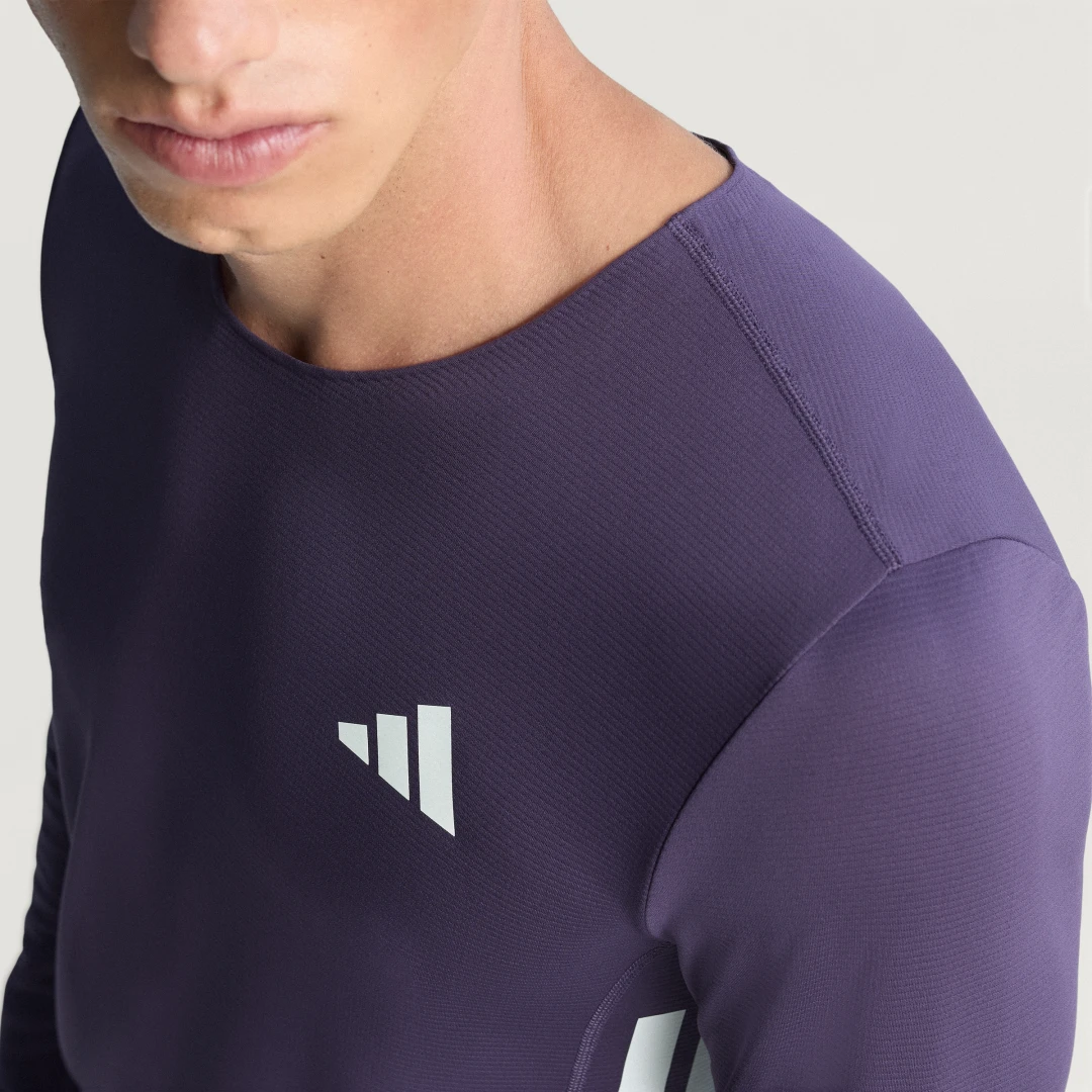 Detalle de Camiseta manga larga Adizero Running de Adidas: ligereza para tus entrenos