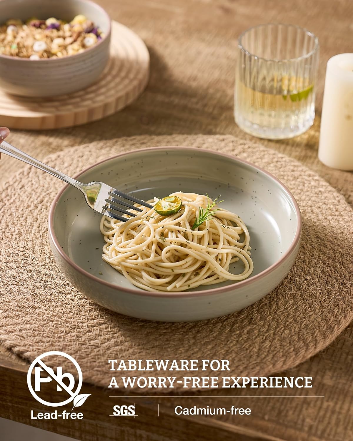 Detalle de famiware Milkyway 33 oz Bowl Set (Set of 4) — double reactive glazed pasta & salad bowls, speckled green