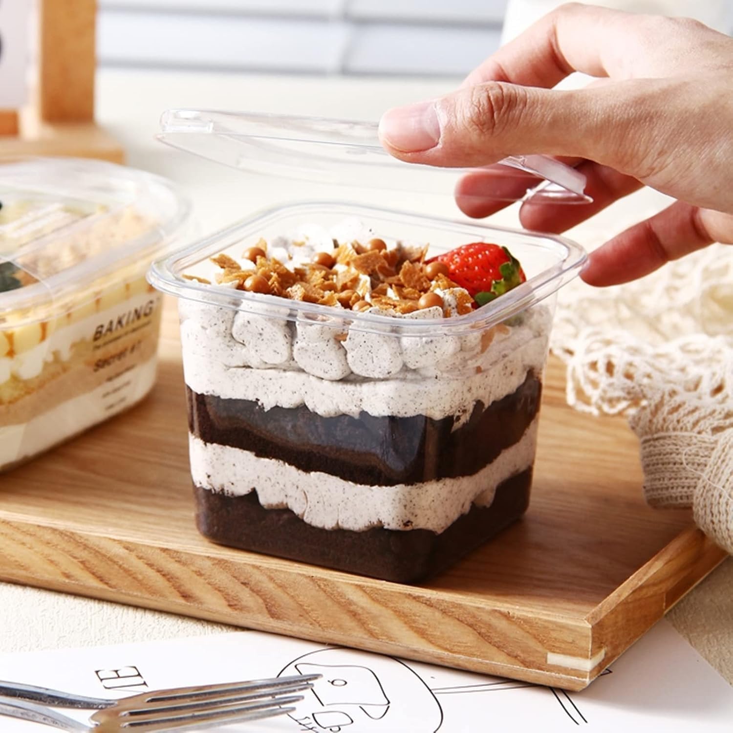 Detalle de P PIPITA 50-Pack 12 oz Square Dessert Cups with Lids and Sporks