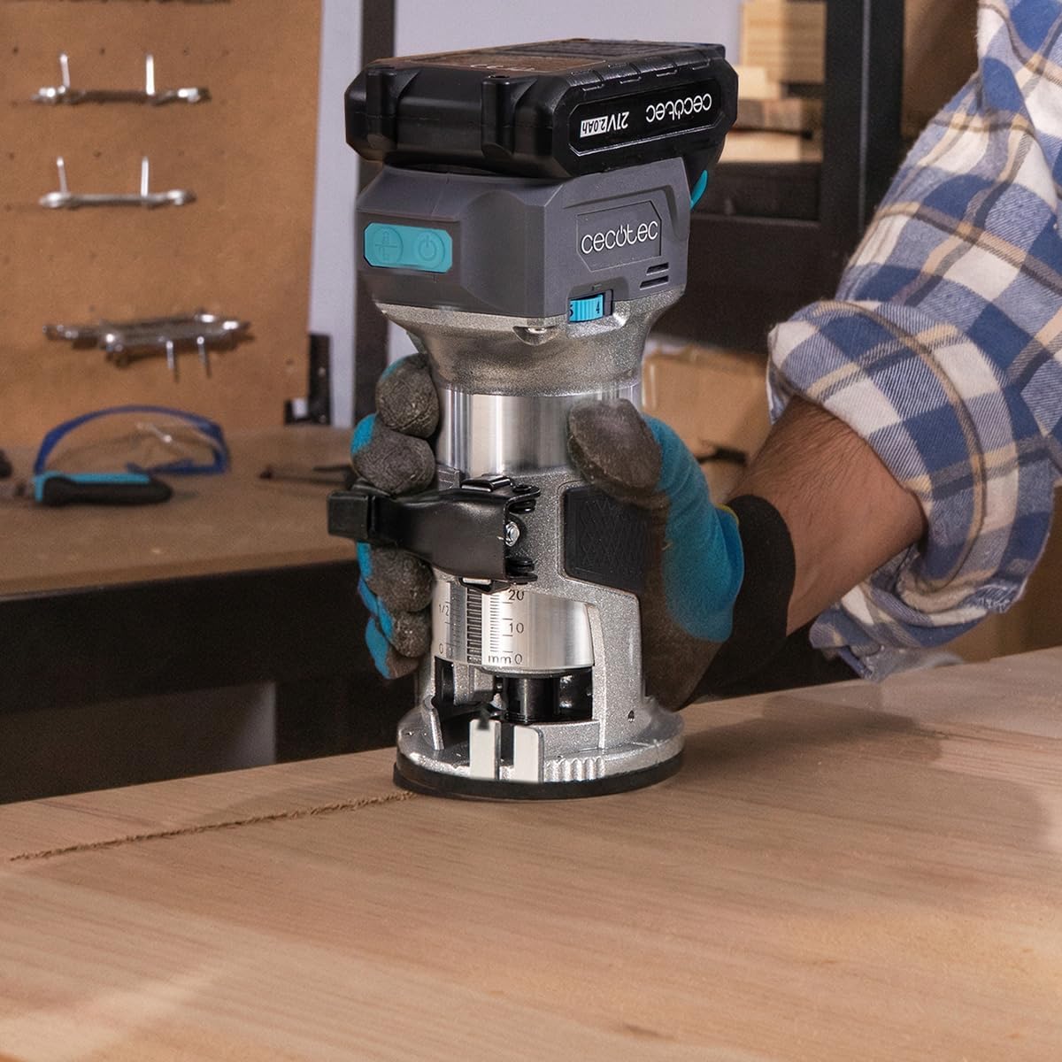 Detalle de Cecotec Fresatrice per Legno a Batteria MultiShape 2000 Liberty – potenza senza fili e precisione