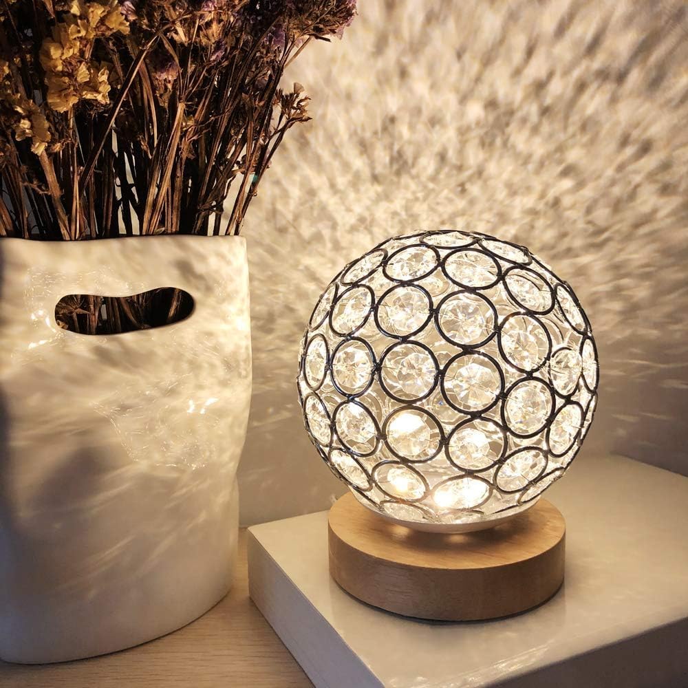Detalle de MUCHER Crystal USB Table Lamp with Wooden Base – Silver Crystal Ball, Dimmable & USB-Charged