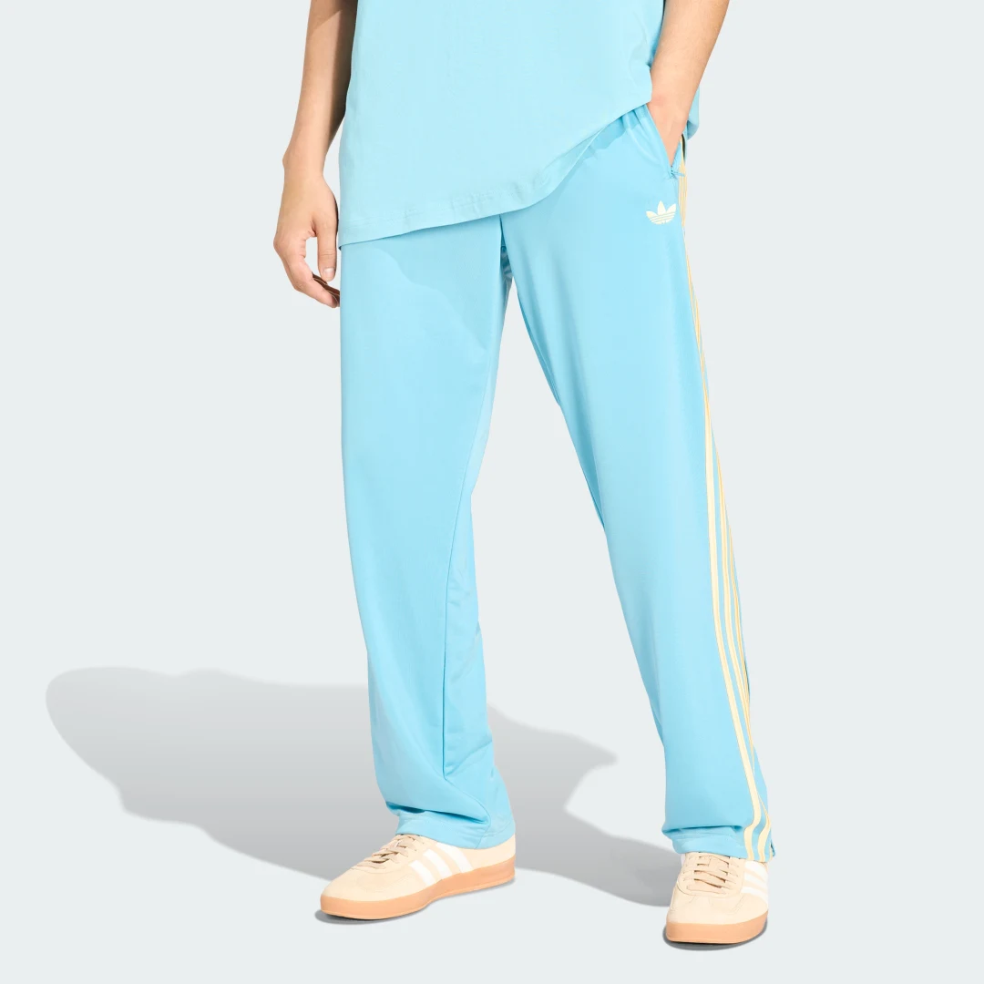 Detalle de PANTALÓN FIREBIRD de Adidas – Azul