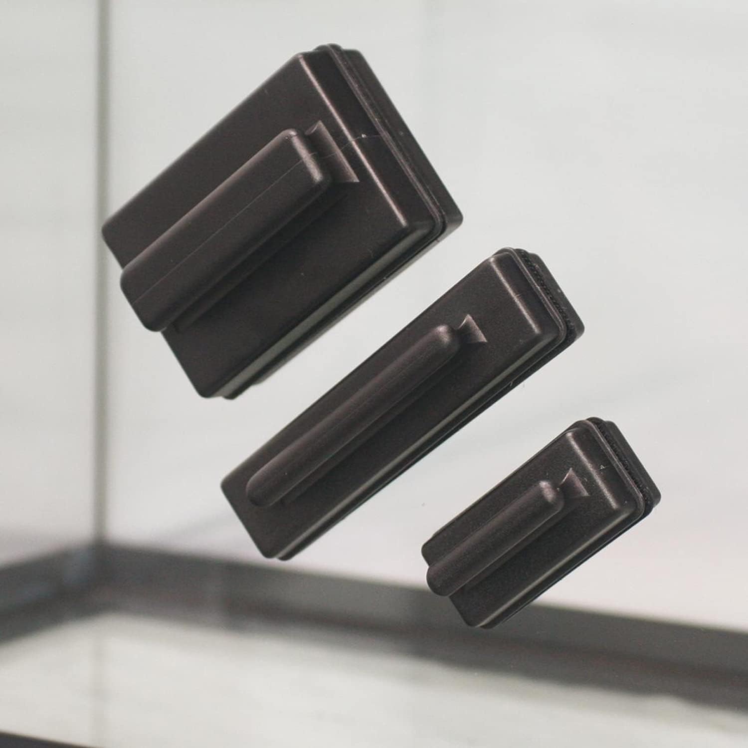 Detalle 2 de JBL Scheiben-Reinigungsmagnet 61291 – Algenmagnet S für Aquariumscheiben bis 6 mm