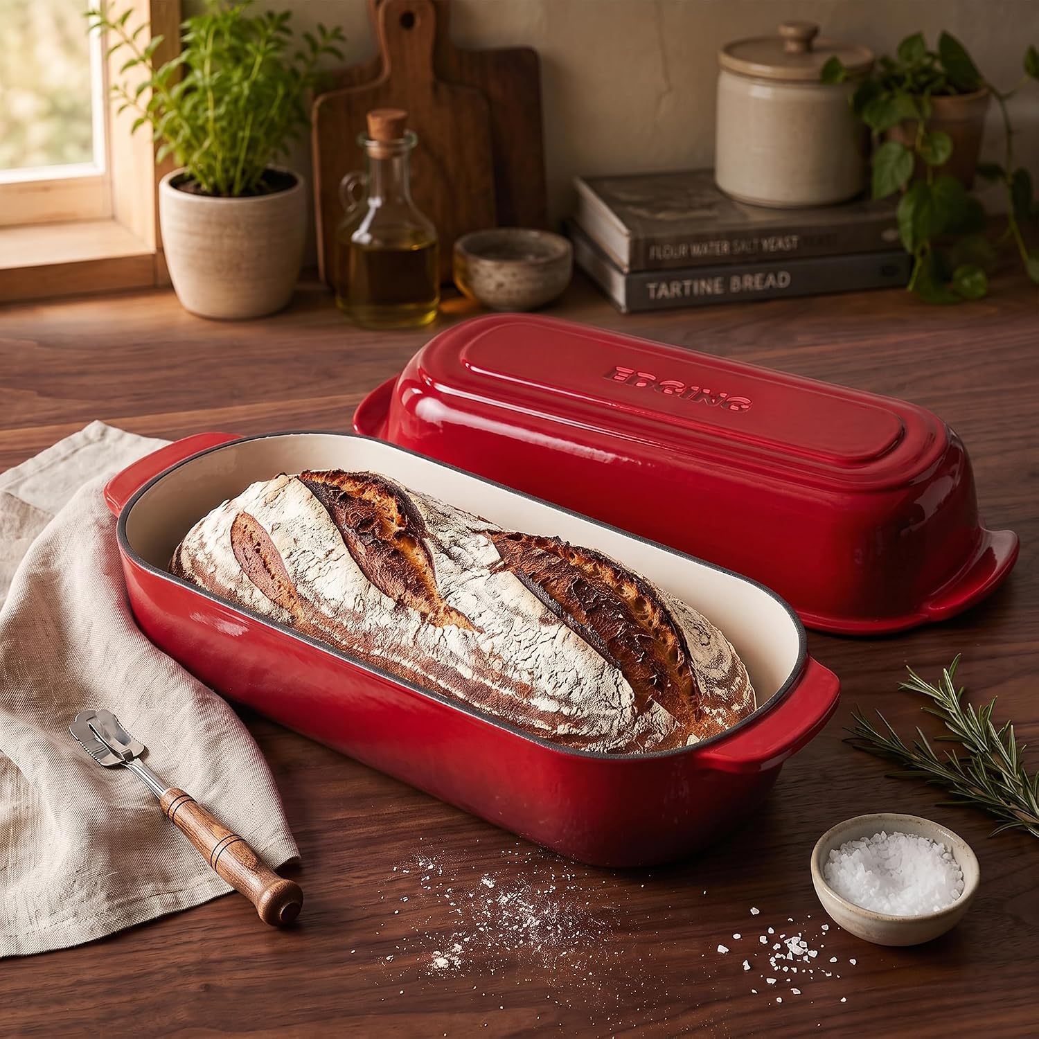 Detalle de EDGING CASTING Enameled Cast Iron Loaf Pan with Lid — 5 Qt, 12.5x5.5 inches, Red