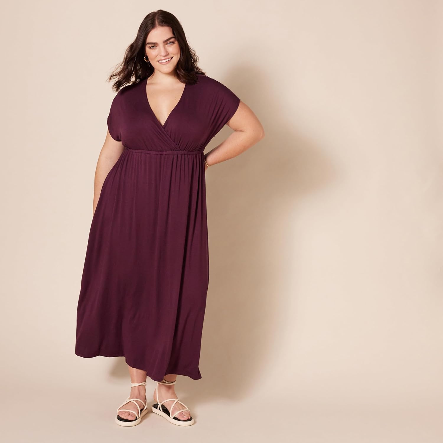 Thumbnail 5 de Amazon Essentials tailliertes Maxikleid für Damen – Viskose-Stretch-Jersey, Burgunderrot, M (Übergröße verfügbar)