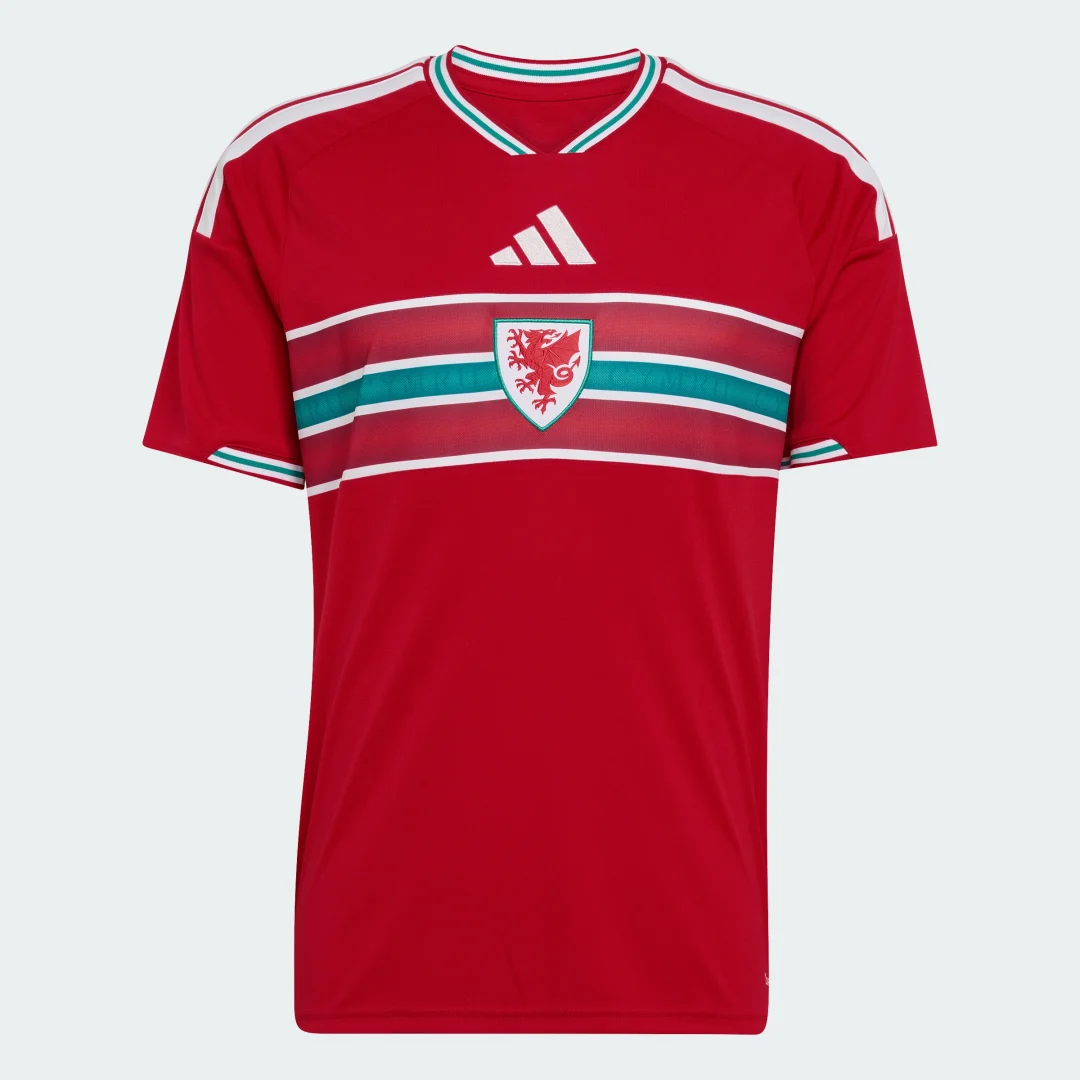 Detalle 2 de Camiseta primera equipación Gales 26 de Adidas: color Rojo, estilo y comodidad para aficionados