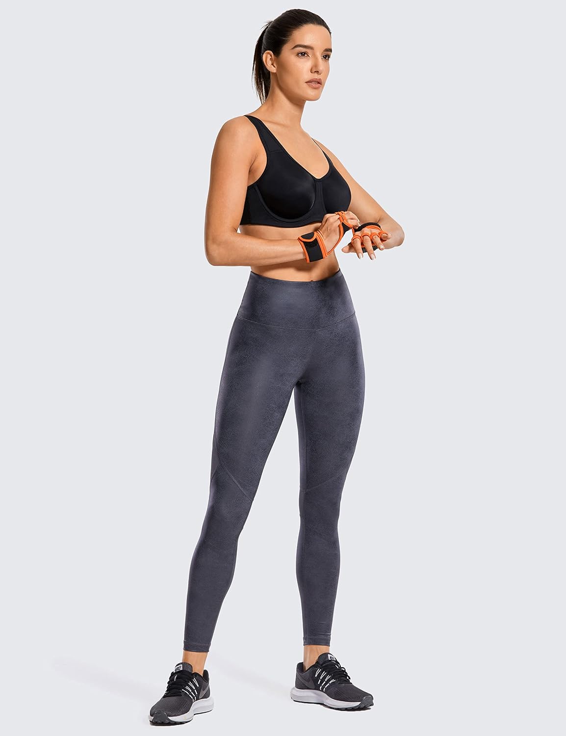 Detalle de SYROKAN Women's Max Control Underwire Sports Bra – High Impact Support for Plus Size