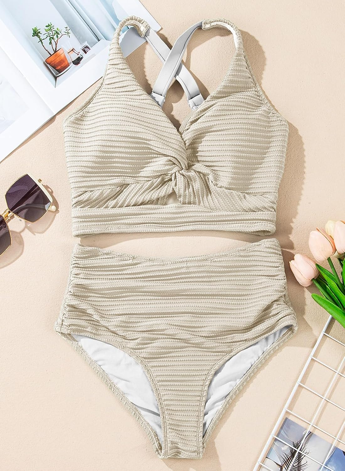 Detalle de Herseas Women's Textured Bikini Sets with Twist Front Top and High Waisted Bottoms