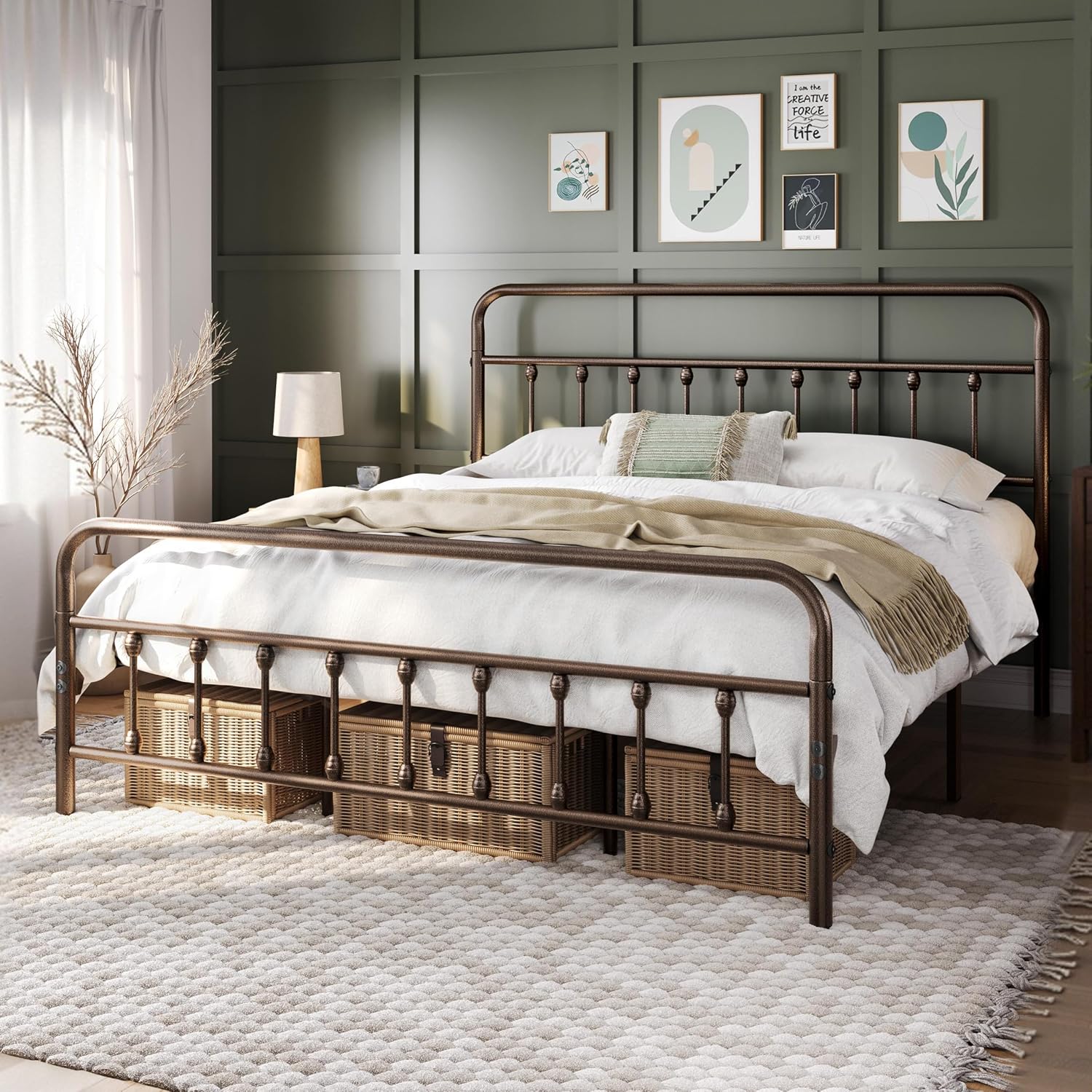 Detalle de Yaheetech YT-00119417-001 King Metal Platform Bed, Victorian Headboard, Bronze