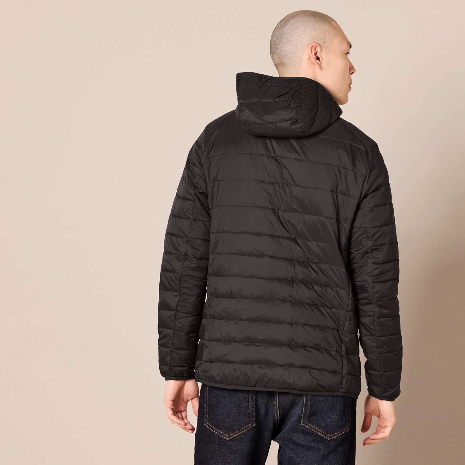 Thumbnail 2 de Amazon Essentials Men's Lightweight Water-Resistant Packable Hooded Puffer Jacket