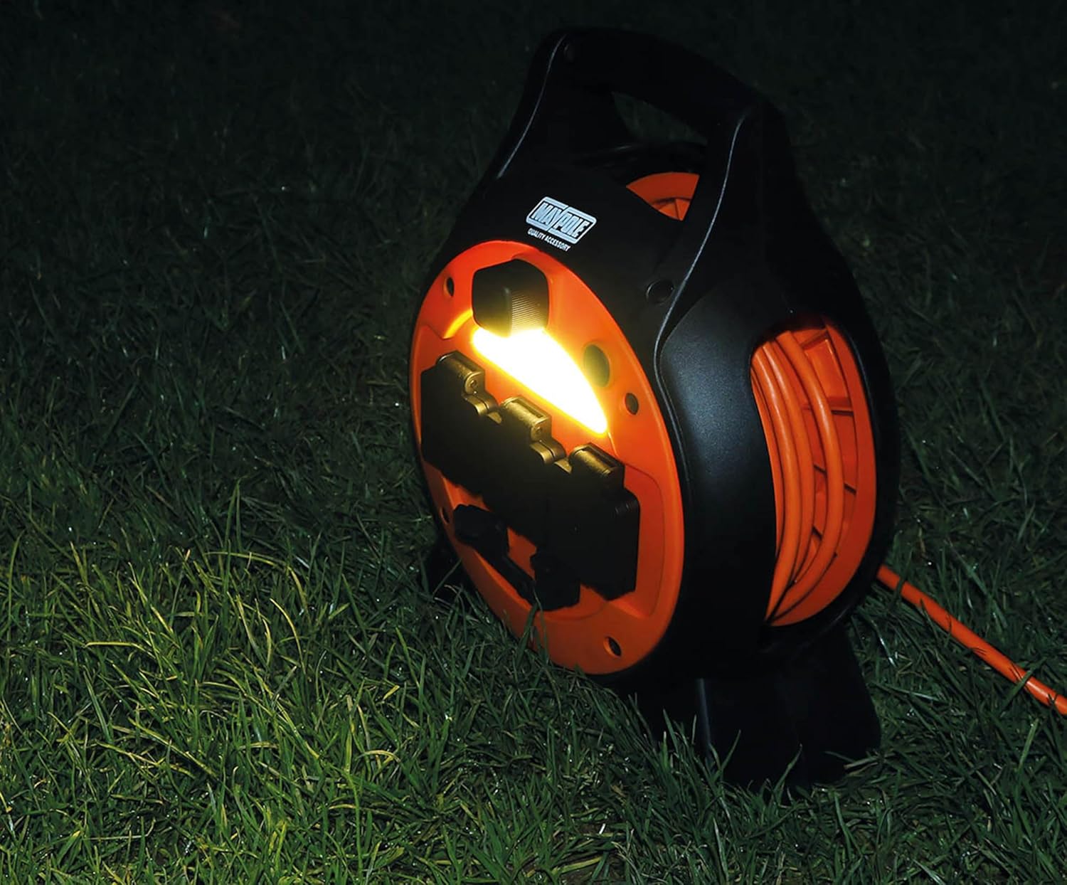 Thumbnail 3 de Maypole 230V 10A Mobile Mains Roller Power Unit with USB and Built-in LED Light