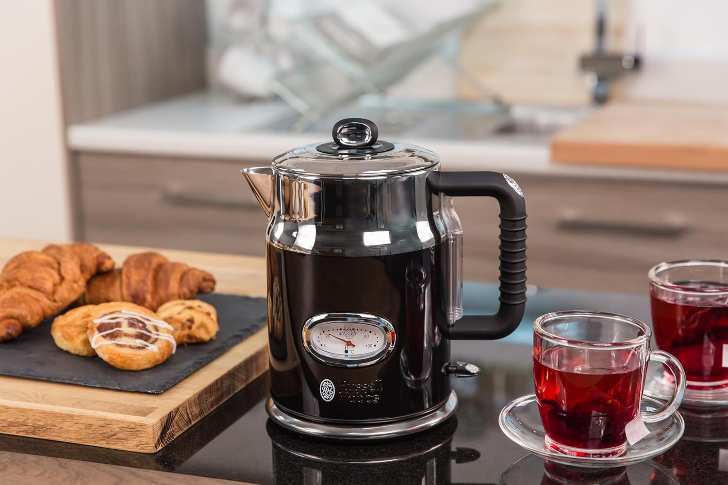 Detalle 2 de Russell Hobbs Teekocher/Wasserkocher 21671-70 Retro Schwarz & polierter Edelstahl (1,7 l, 2.400 W)