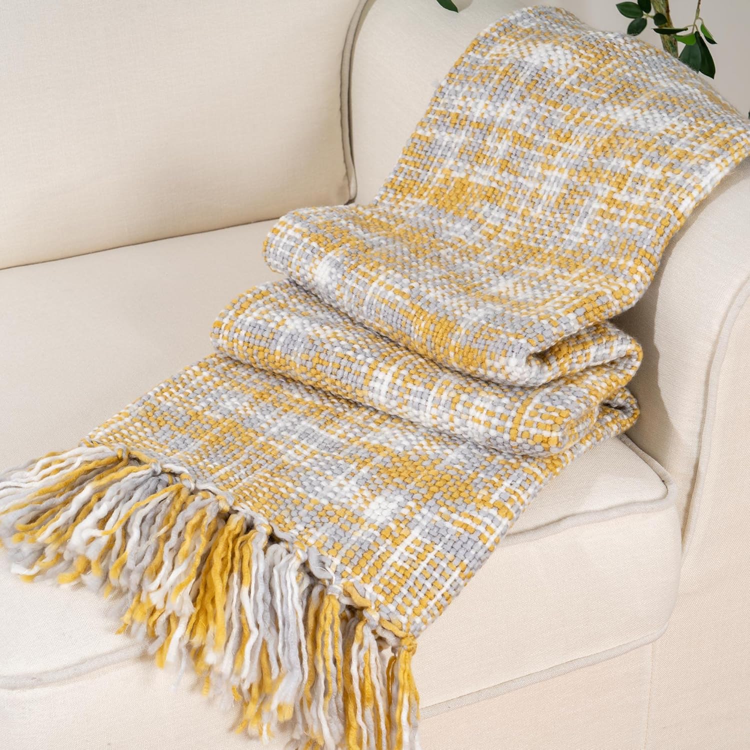 Thumbnail 2 de BATTILO HOME Yellow Throw 127x152cm