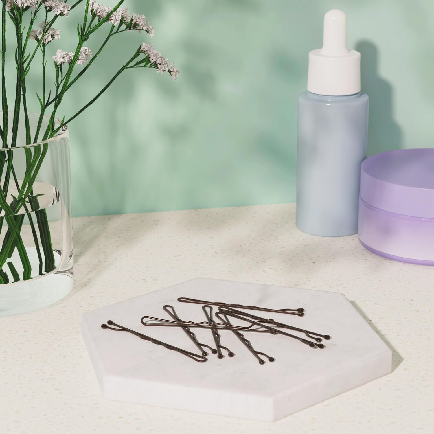 Thumbnail 2 de Amazon Basics Non-Slip Bobby Pins (48 Count), Brown Bruno — Bright, Comfortable Hold for All Hair Types