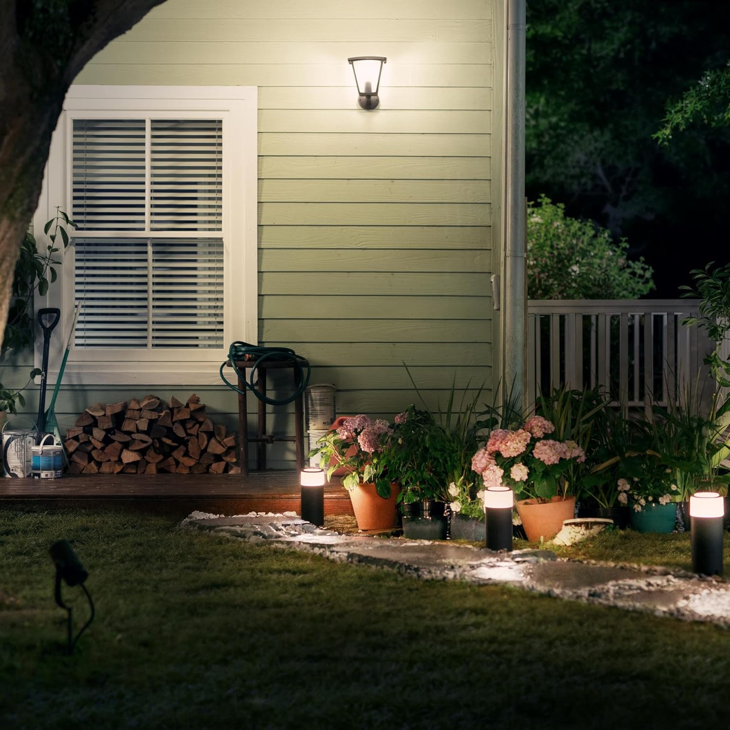 Thumbnail 6 de Philips Hue White and Color Ambiance Calla palo smart LED per esterni (IP65) da 8W, nero