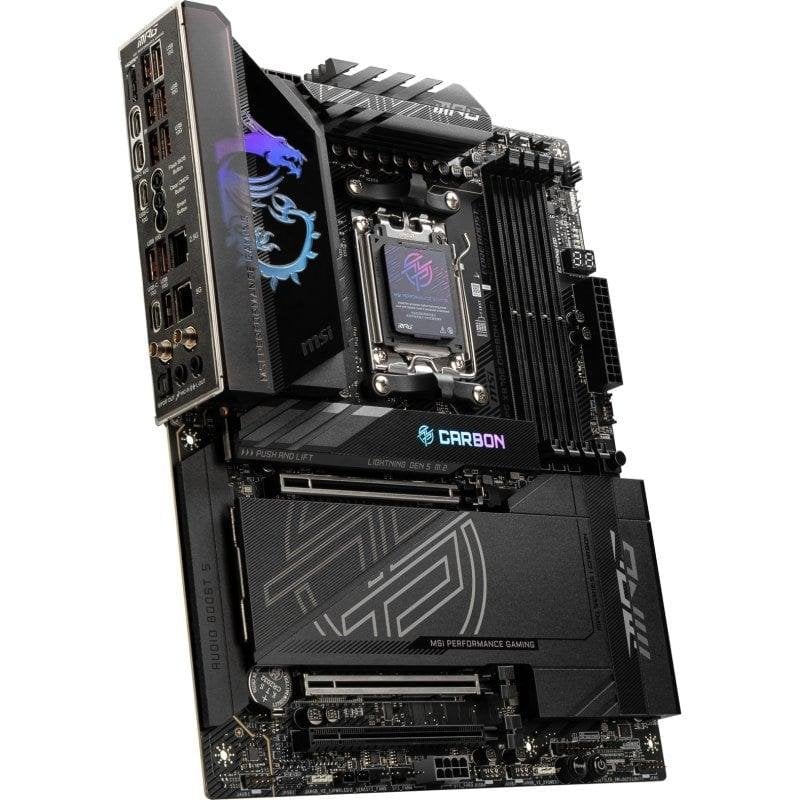 Detalle de MSI MPG X870E CARBON WIFI: placa base premium AM5 para gaming y trabajo profesional