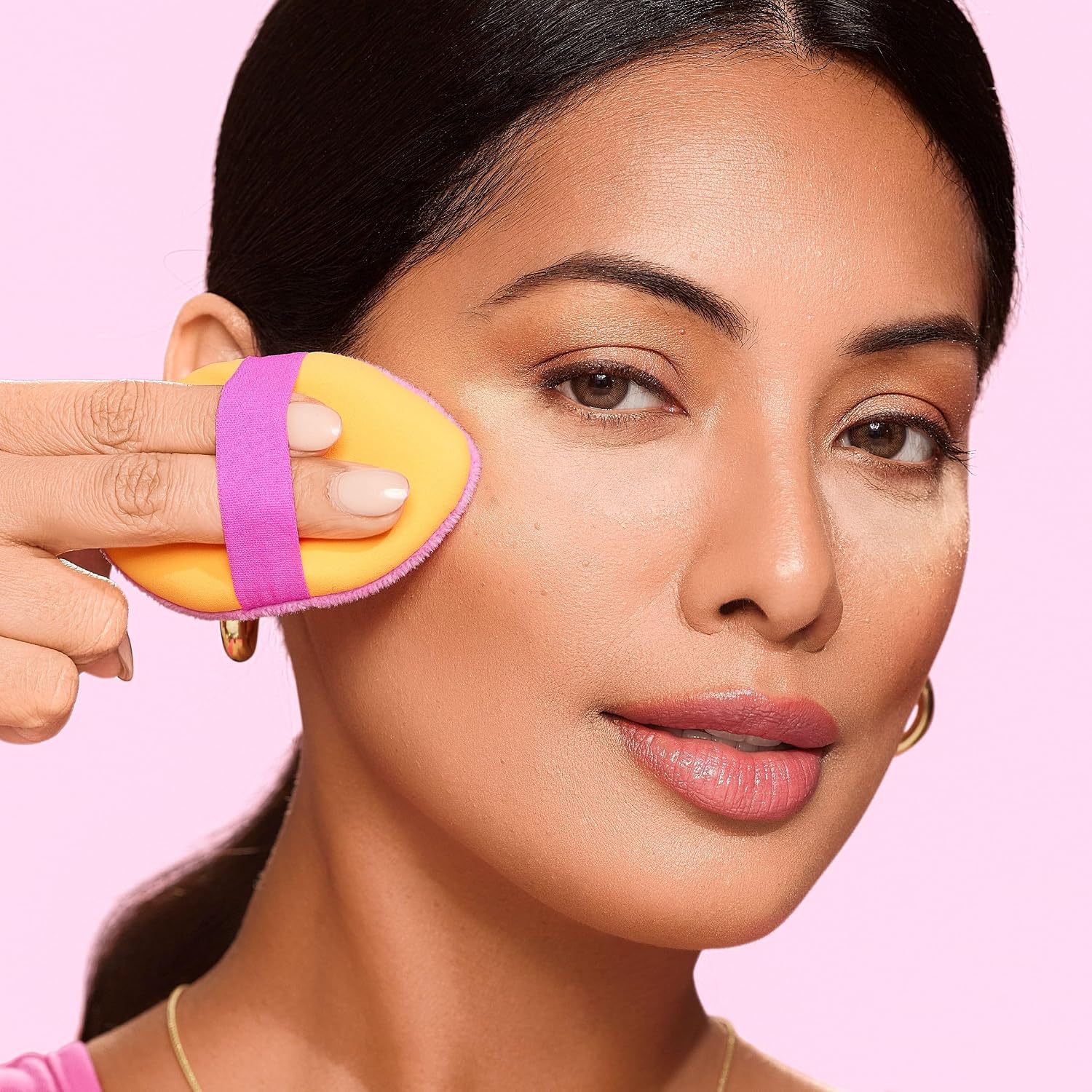 Detalle 2 de Real Techniques Precision Perfection Duo – concealerborste och dubbelsidig puderpuff