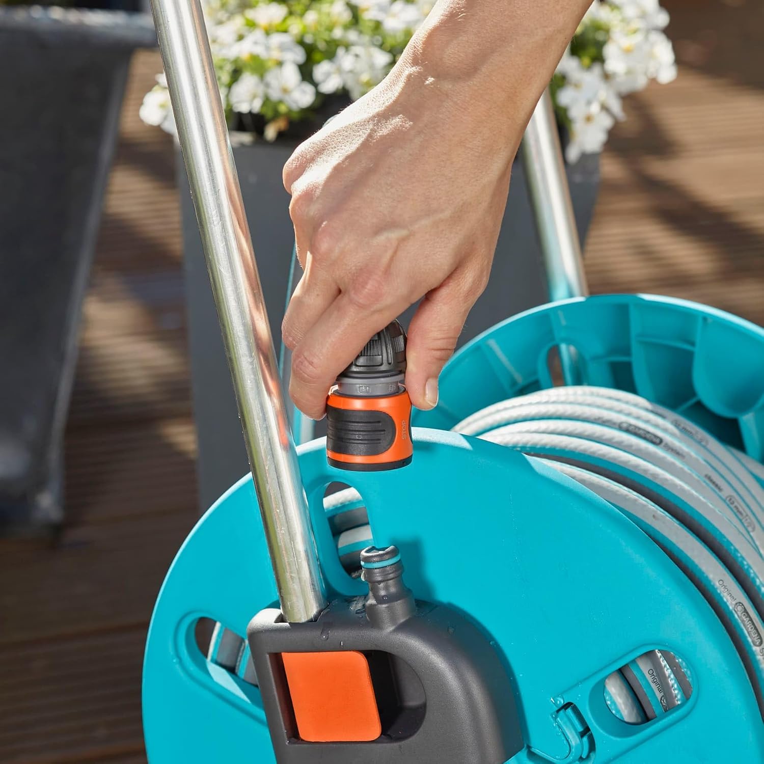 Detalle de GARDENA CleverRoll S – Schlauchwagen mit platzsparender Aufbewahrung (18500-20)