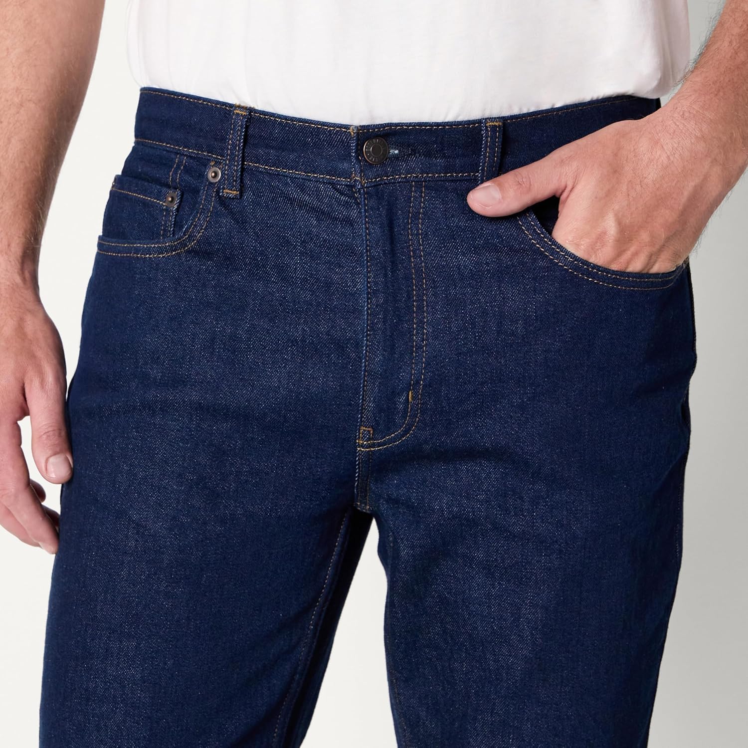 Thumbnail 4 de Amazon Essentials Herren Straight-Fit-Jeans mit geringem Stretchanteil