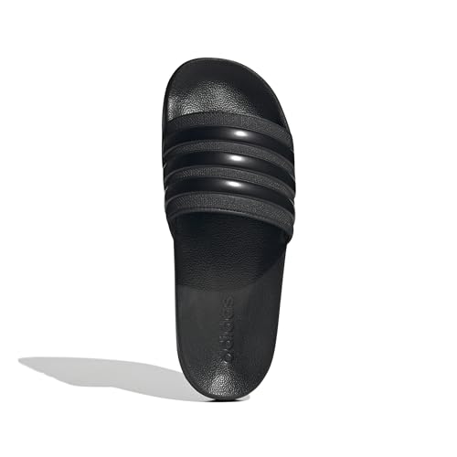 Detalle de adidas Adilette Shower Slides (Core Black) — chanclas unisex con plantilla moldeada