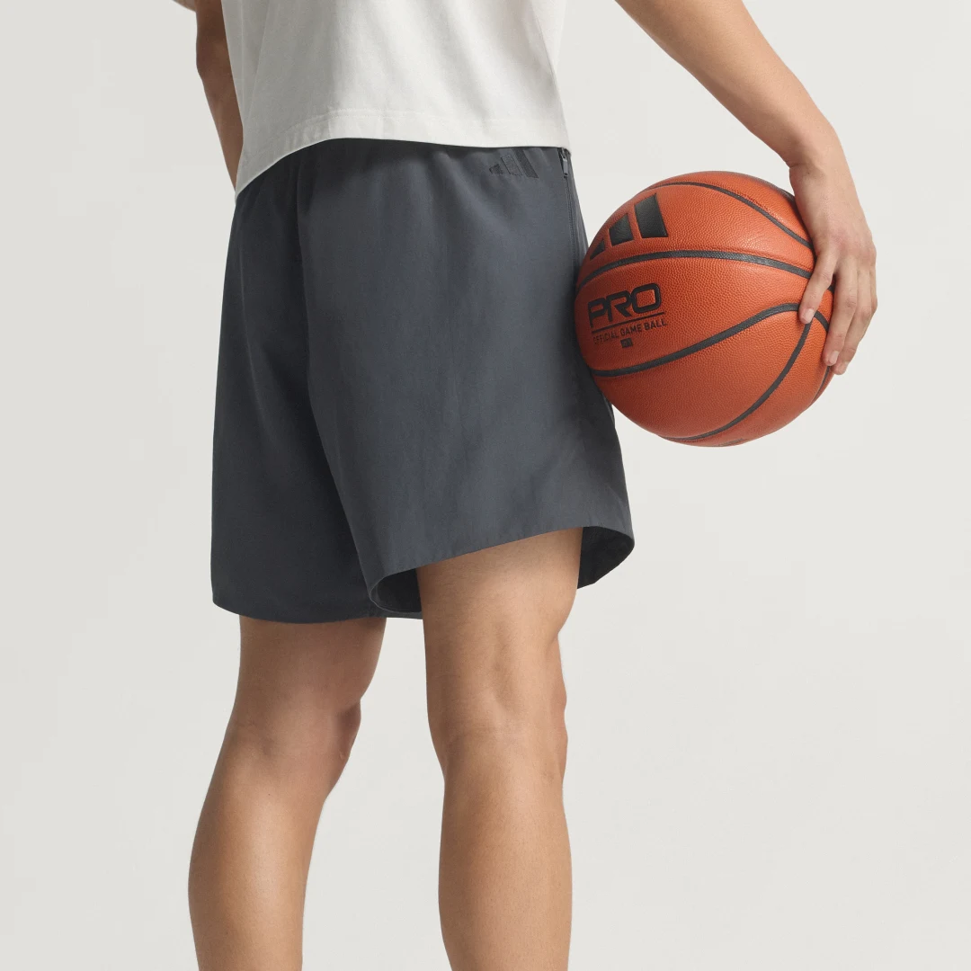 Thumbnail 1 de Pantalón corto Anthony Edwards Foundation de Adidas – Gris