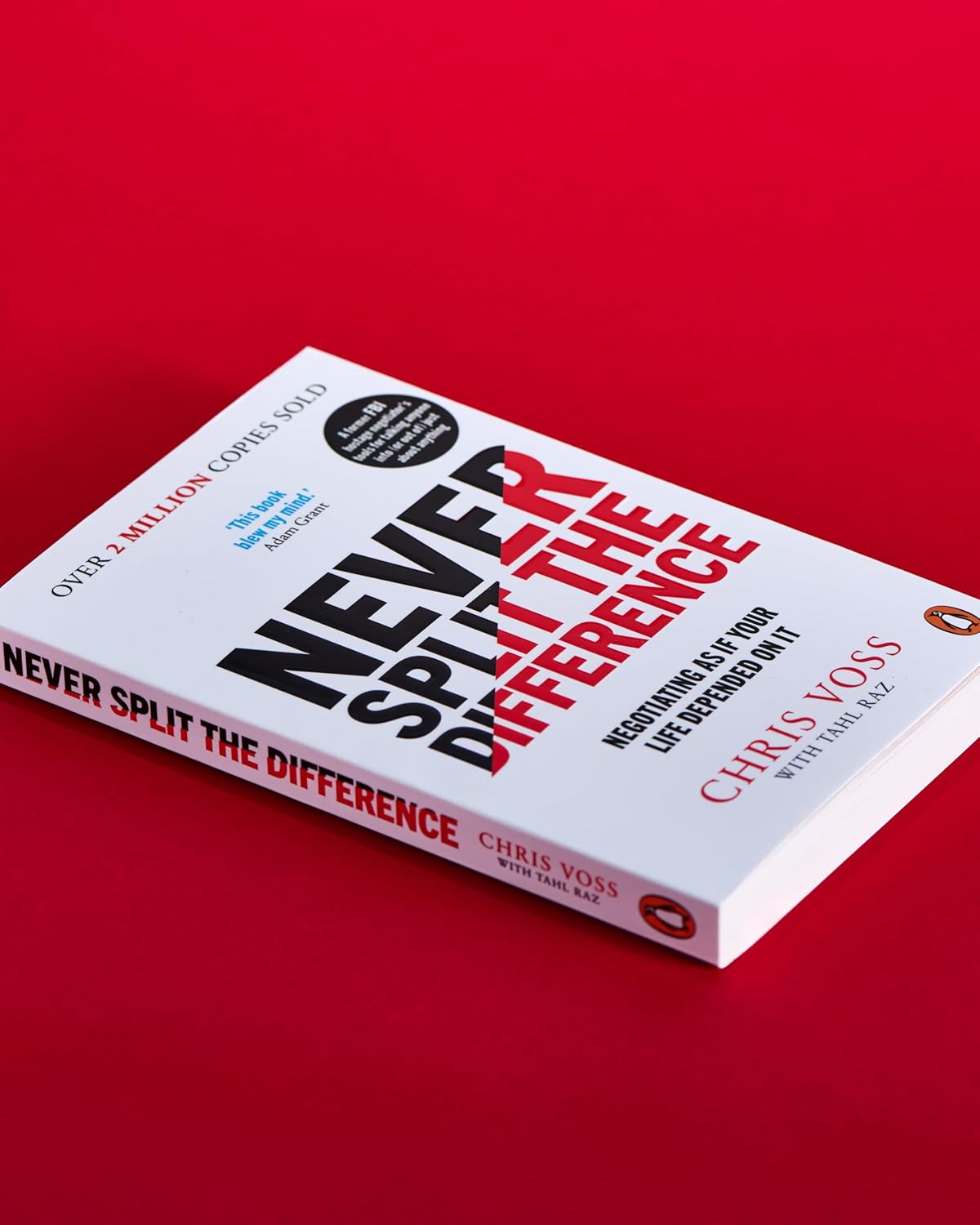 Detalle 2 de Never Split the Difference: Negotiation Book