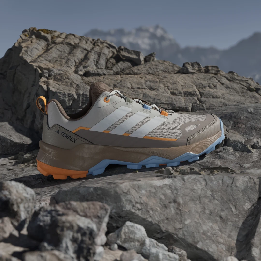 Detalle 2 de Terrex Skychaser Ax5 de Adidas: zapatilla de senderismo versátil en beige