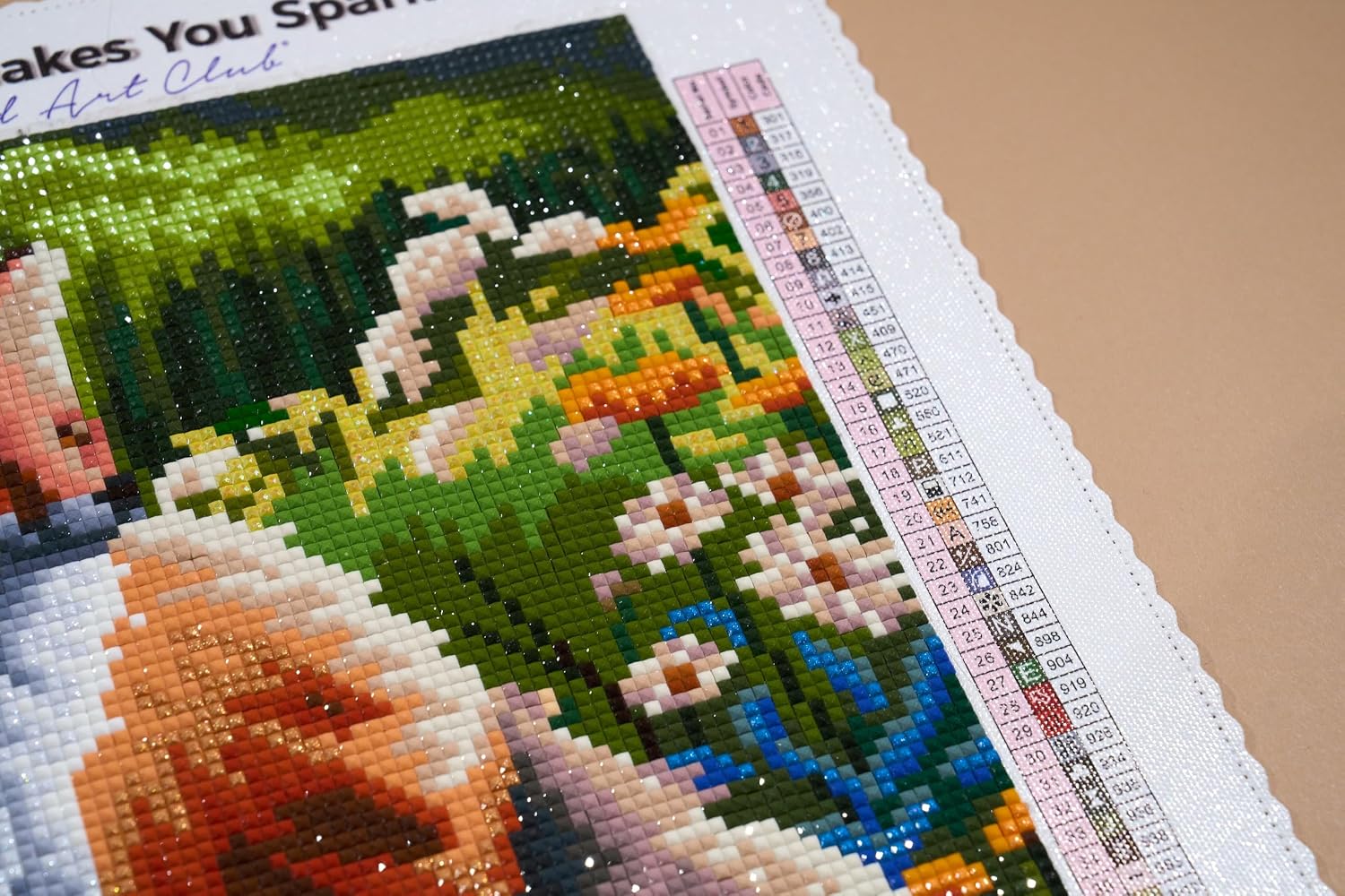 Thumbnail 6 de DIAMOND ART CLUB Foxie Among the Flowers ダイヤモンドアートキット、52色・スクエアビーズ