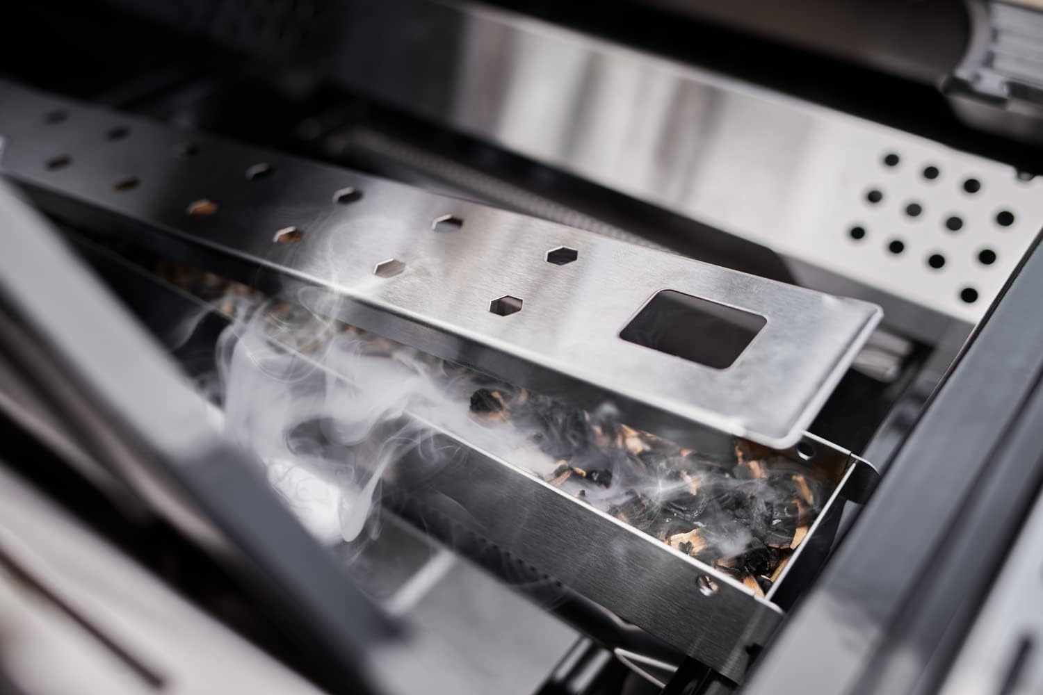 Detalle de RÖSLE VIDERO box per affumicatura: aroma affumicato su barbecue a gas in acciaio inox 18/10