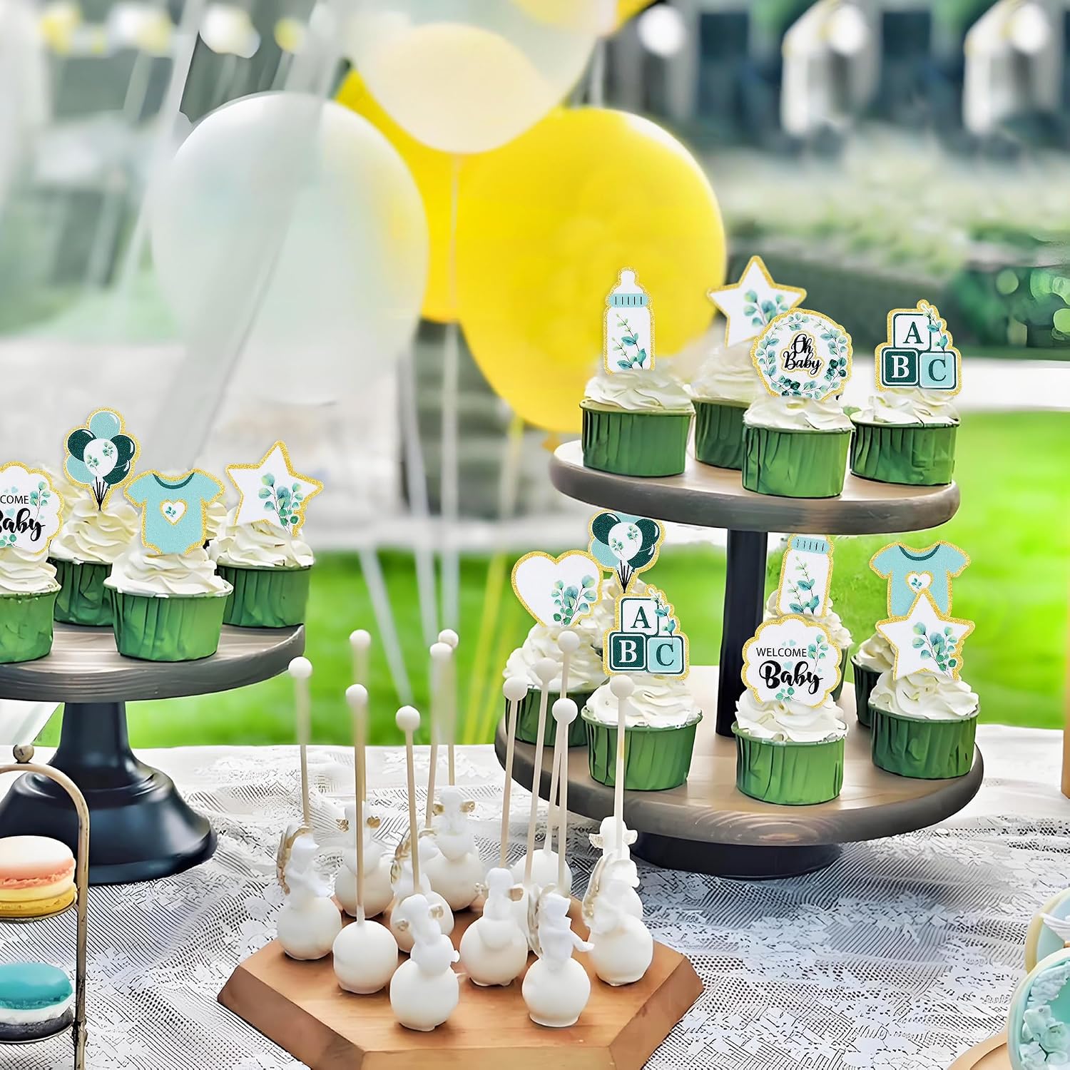 Detalle 1 de Edible Greenery Cupcake Toppers, 48 Pieces