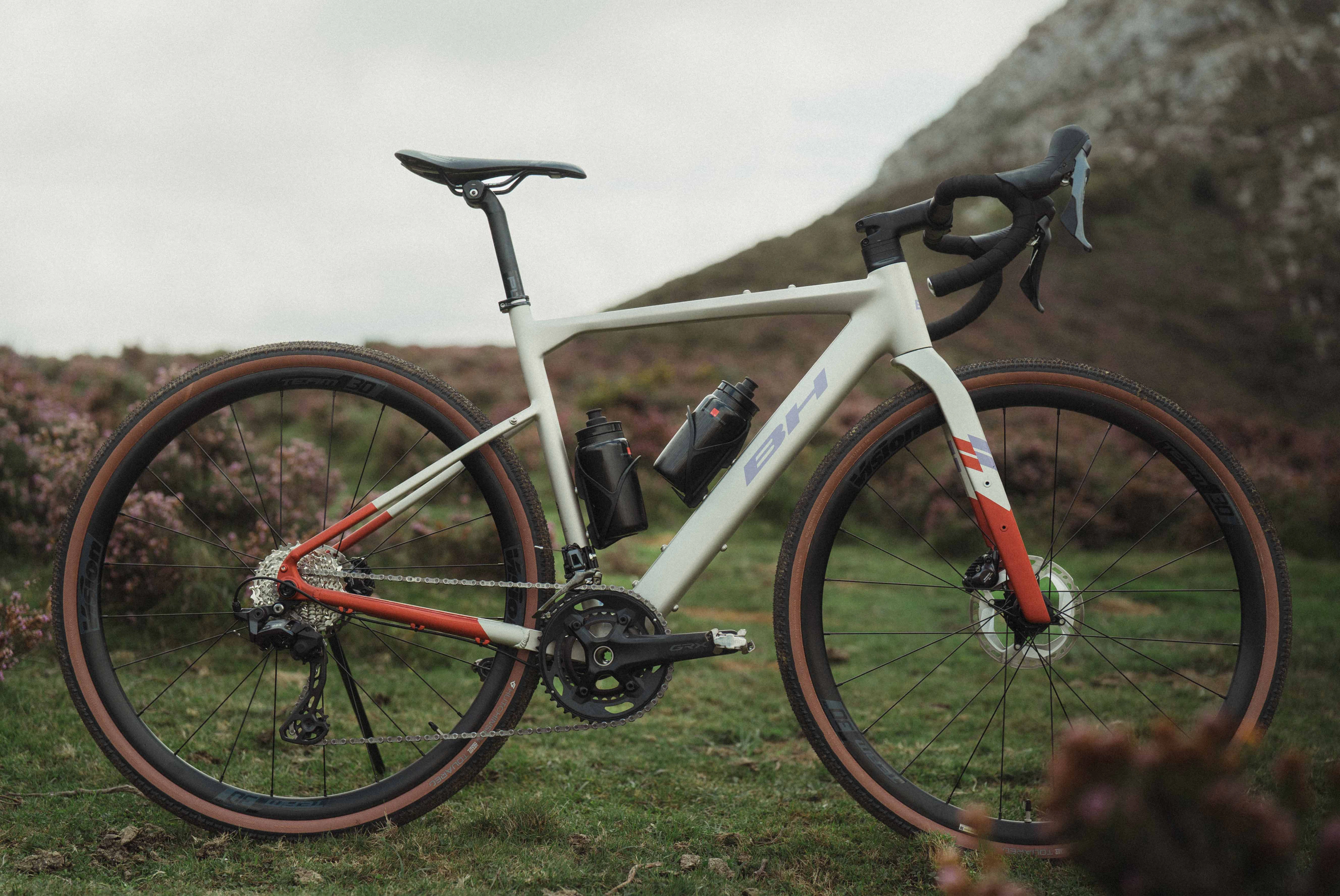 Thumbnail 1 de BH GRAVELX 1.8 BH Bikes 1.050 g 🚴