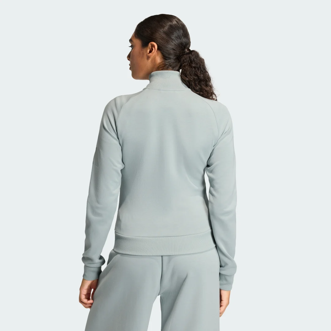 Detalle 2 de Chaqueta deportiva entallada Soft Lux de Adidas: análisis y guía de compra