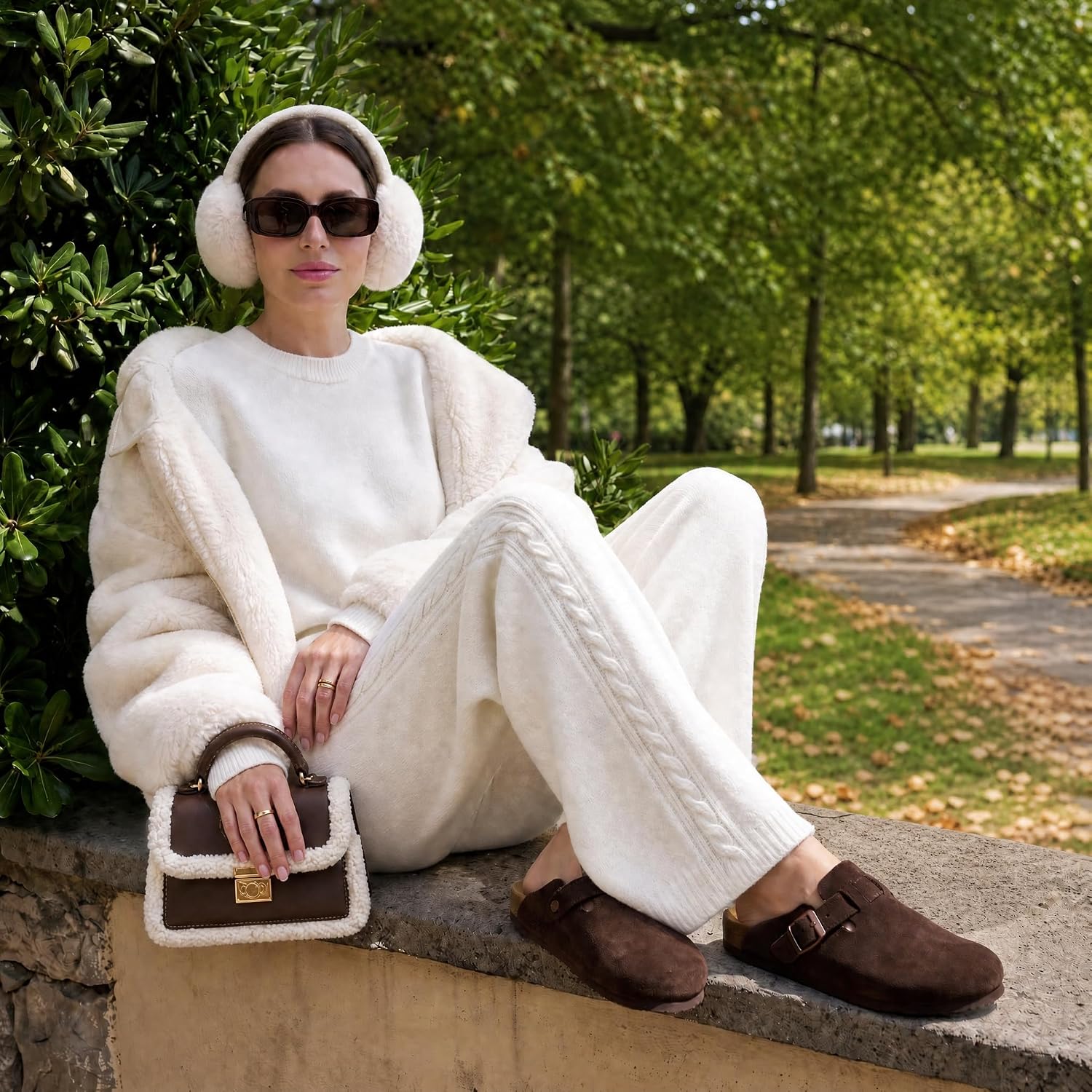 Thumbnail 6 de CUSHIONAIRE Hana suede leather clog — women’s slip-on shoes