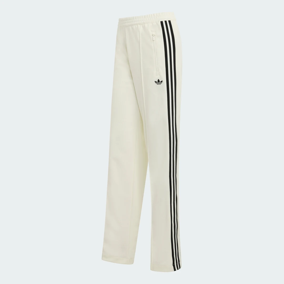 Detalle 2 de Pantalón Classic de Adidas — cómodo, limpio y versátil para el día a día