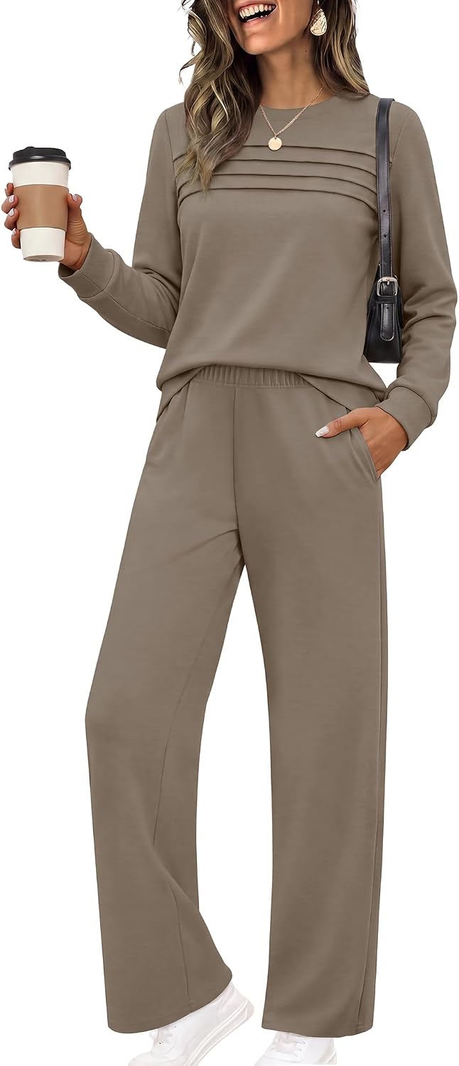 Detalle de Ekouaer Two-Piece Lounge Set with Pleated Top and Wide-Leg Pants