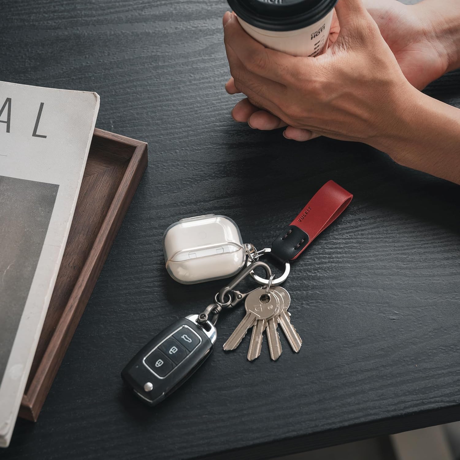 Detalle 2 de VULKIT Genuine Leather Keychain for Men & Women: Universal Car & Home Keyring Holder