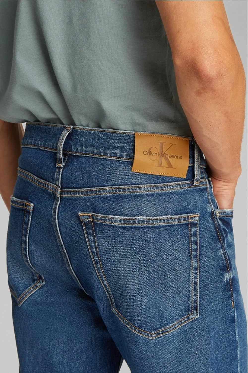 Detalle 2 de Calvin Klein Slim Straight J30j327166 pour homme : le jean slim droit pour un look net