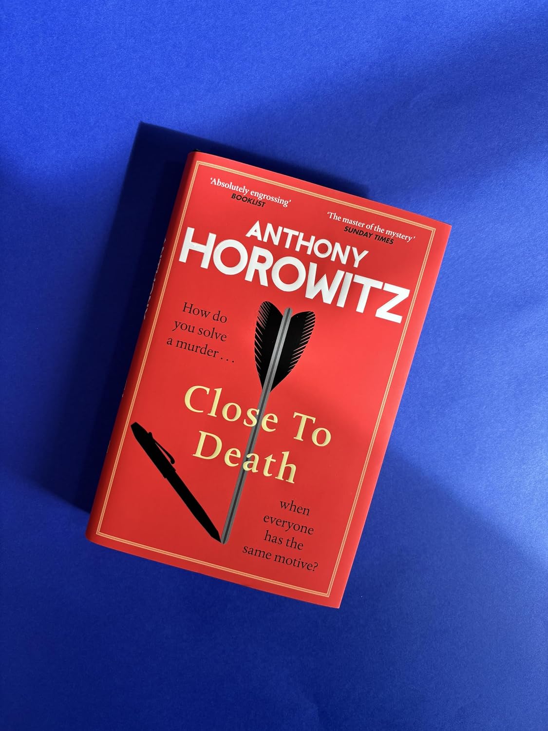 Detalle de Close to Death: a Mind-Bending Murder Mystery from the Sunday Times Bestseller